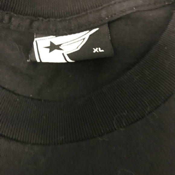 Almost Like New ManT-Shirt Size Clg - Picture 5 of 8